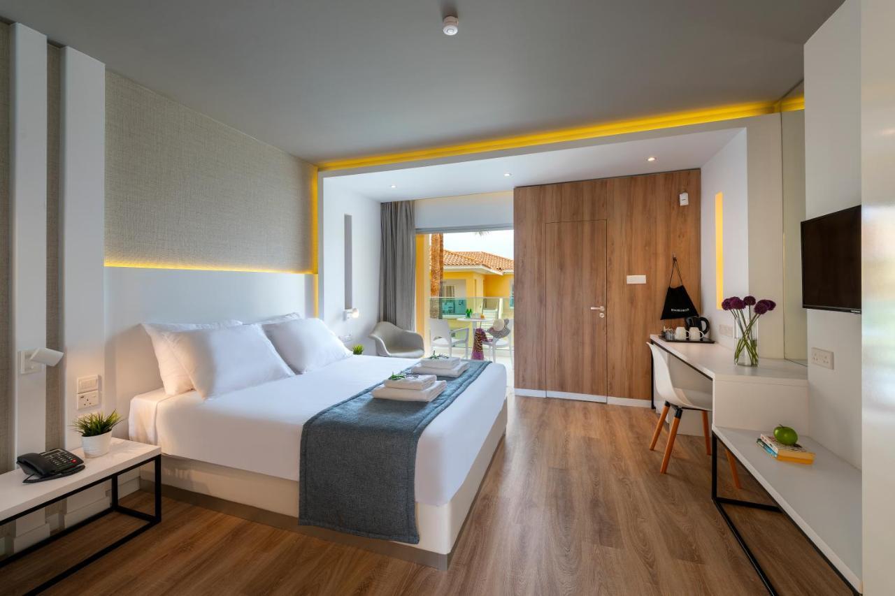 Doppelzimmer mit Balkon
