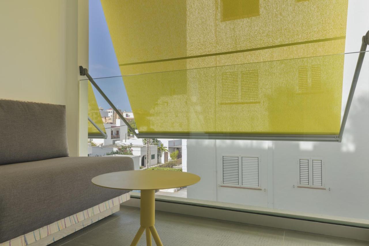 Deluxe King Room Balcony City View