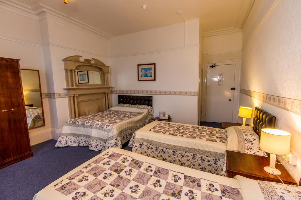 Deluxe Familienzimmer (2 Erwachsene und 1 Kind)