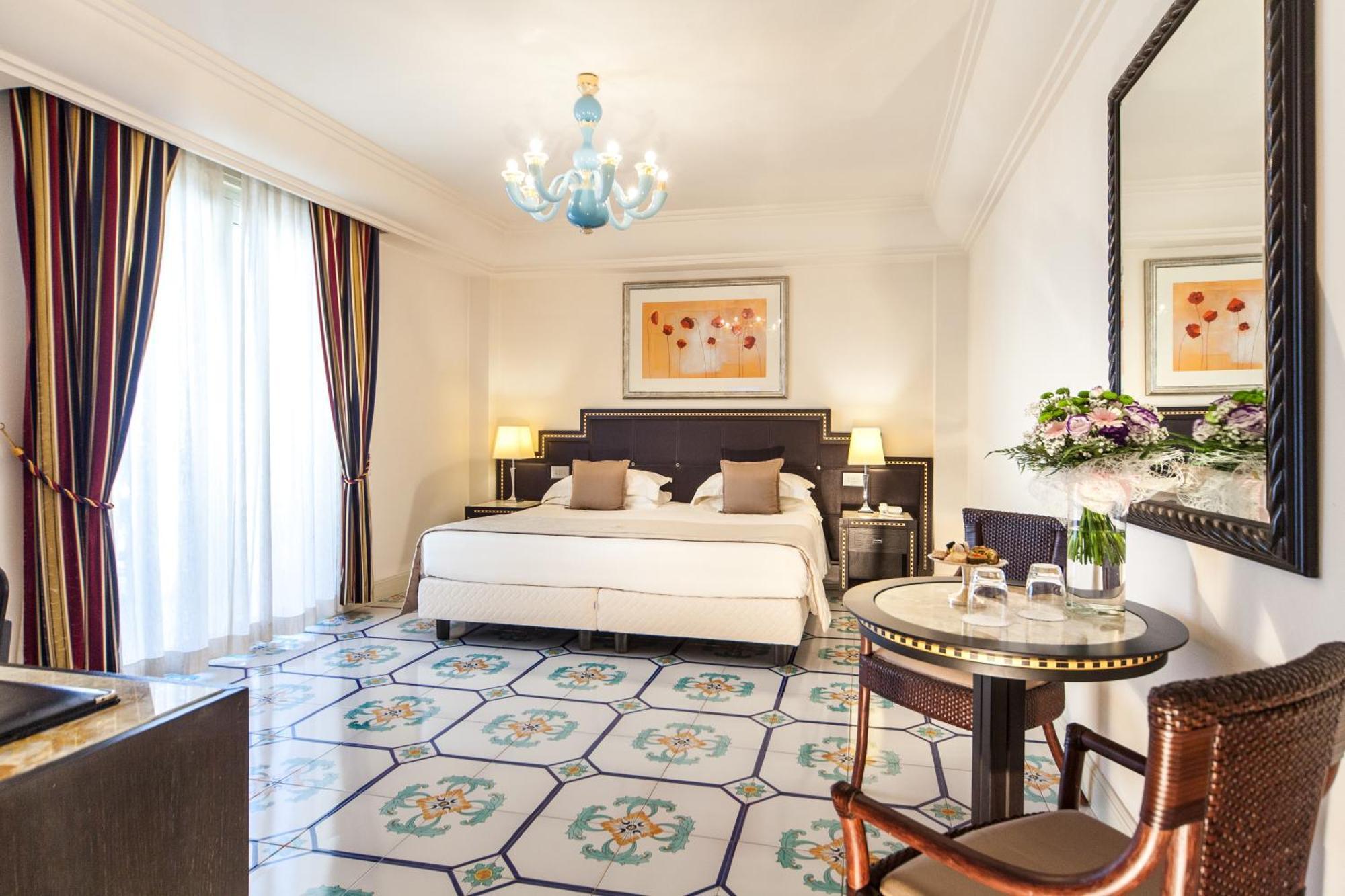 Deluxe Doppel-/Zweibettzimmer mit Meerblick