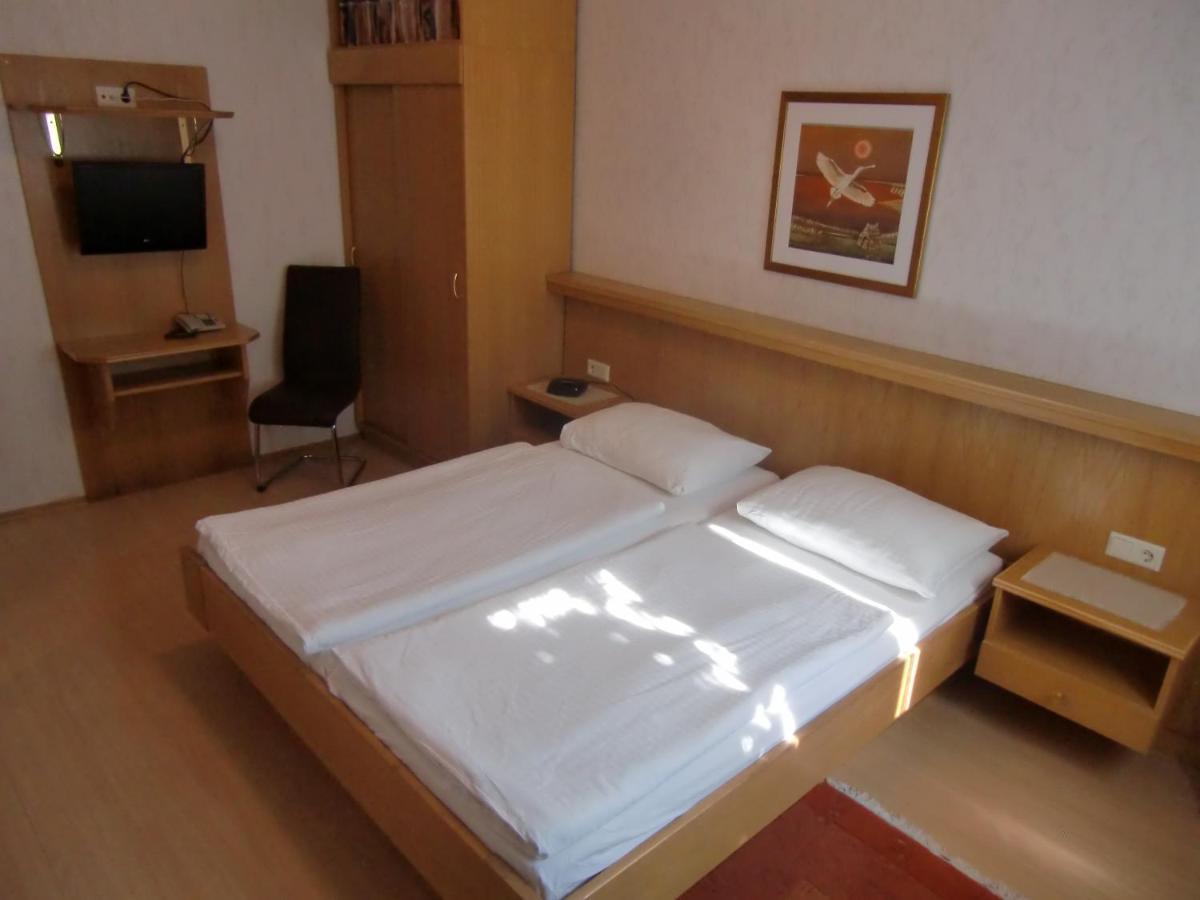 Family Room,1248728455:JPEG