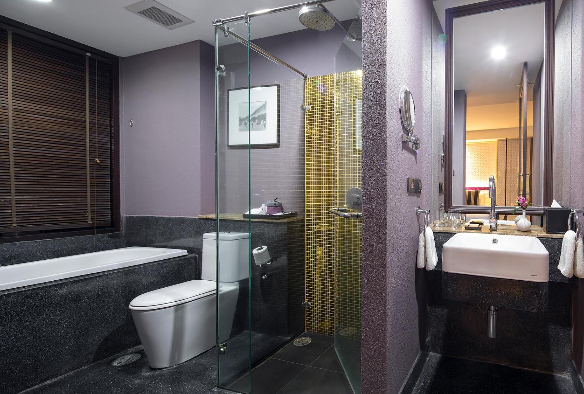 Superior Bathtub 24 Hours of Room,1546635883:JPEG