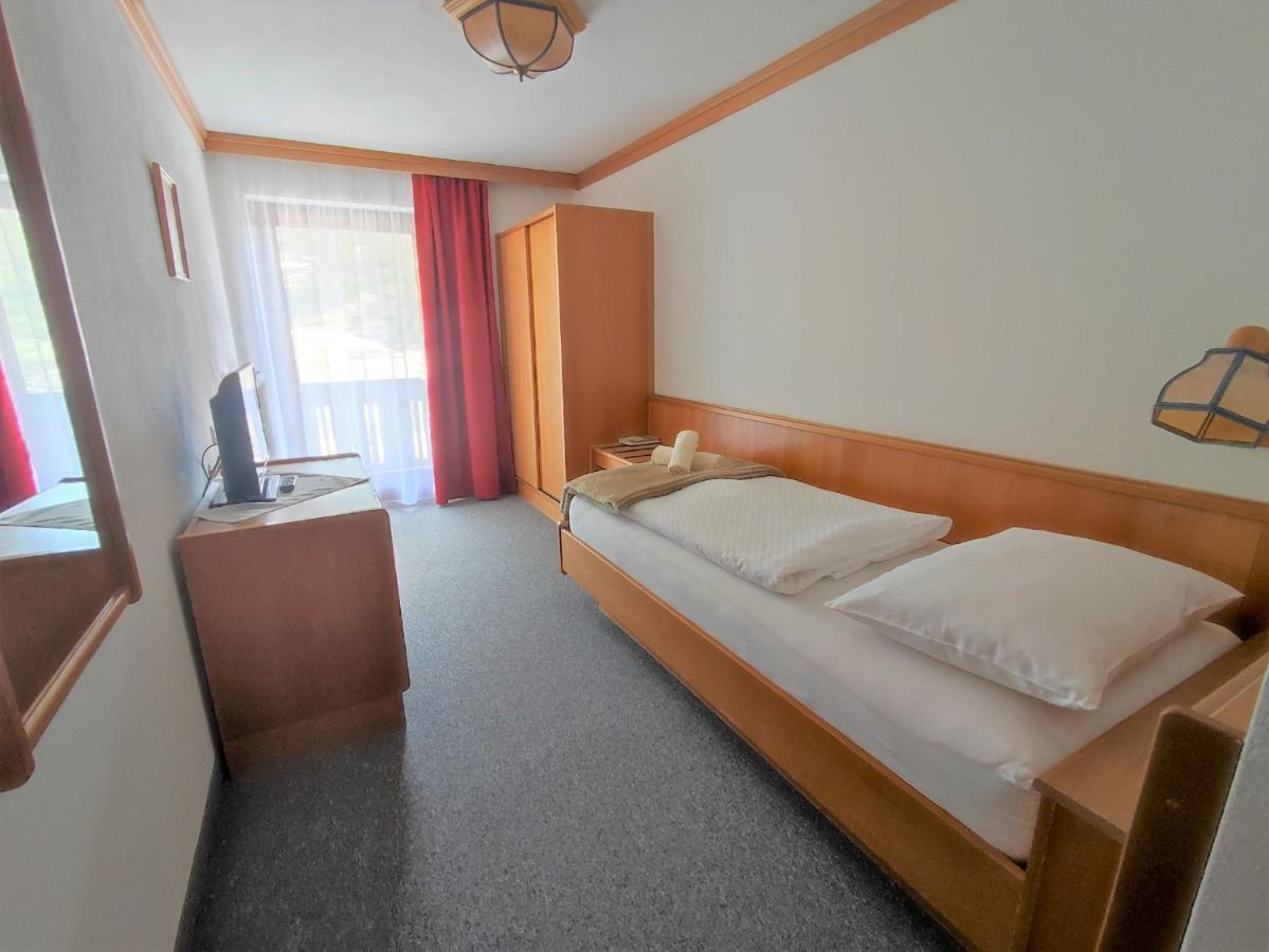 Einzelzimmer mit Balkon