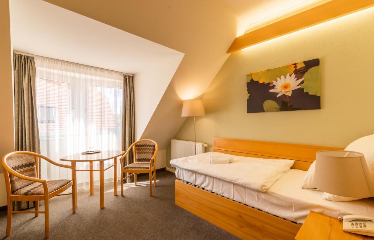 Single Room,1351611094:JPEG