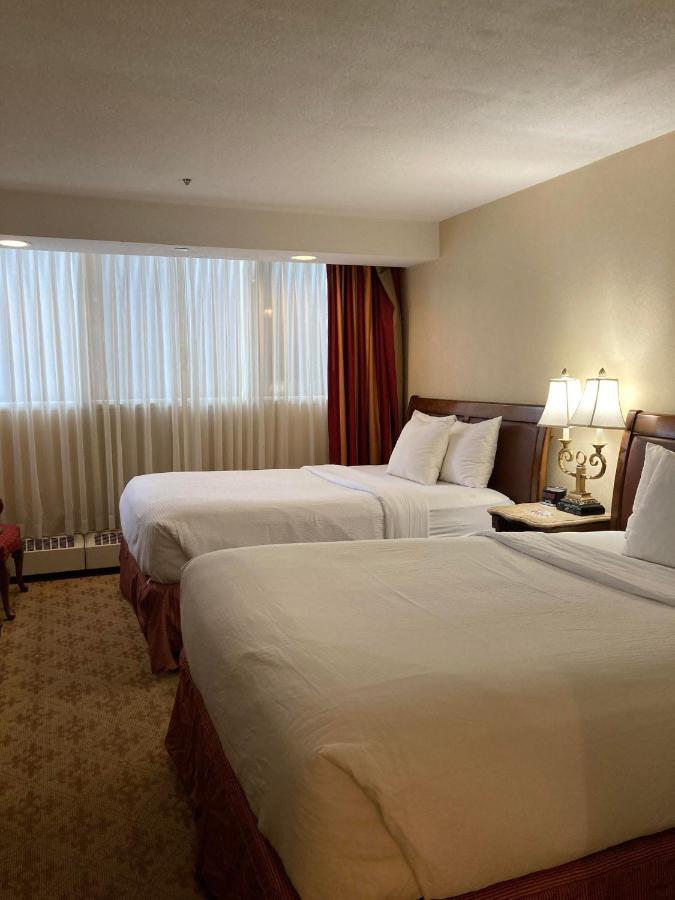 Deluxe Two Queen Beds