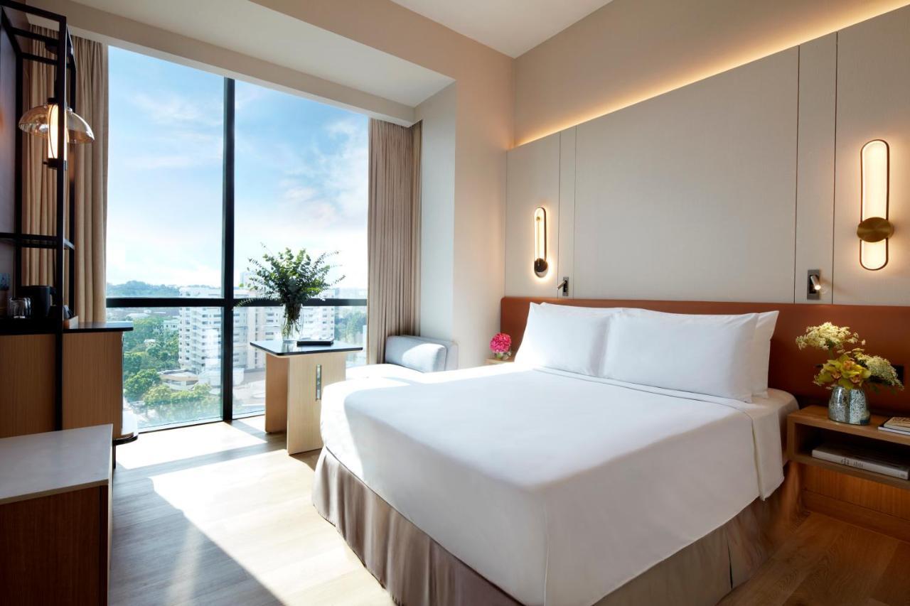 Premier Queen Room