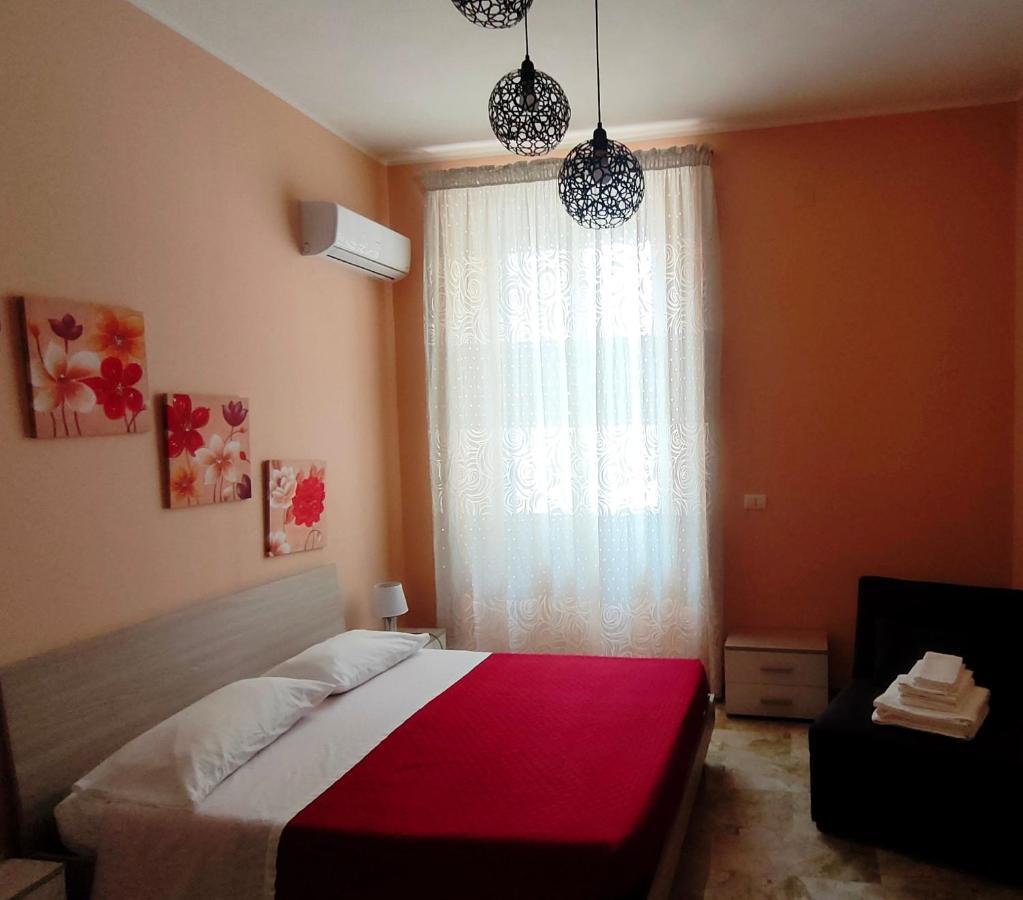 Family Room with Private Bathroom,1123789090:JPEG