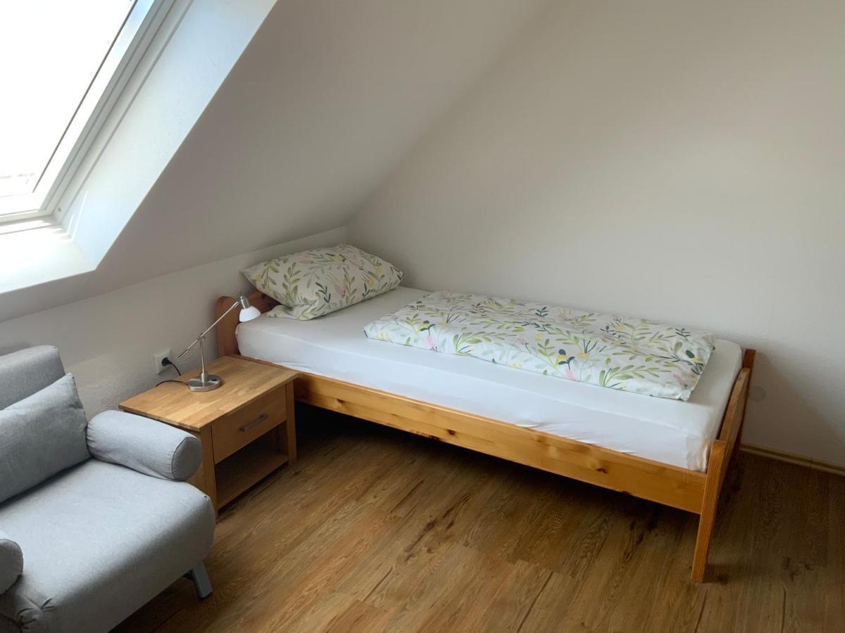 Single Room,1423913781:JPEG