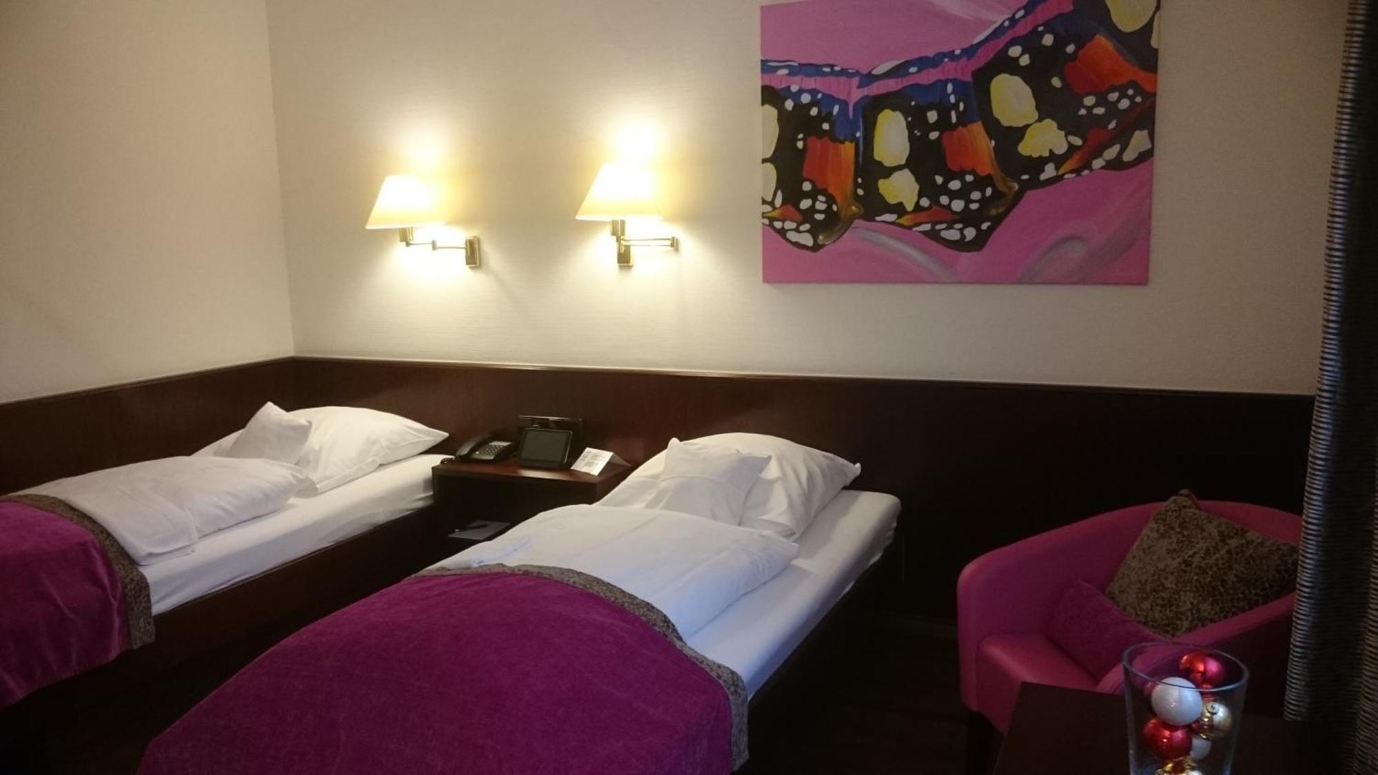 Standard Twin Room,727552762:JPEG