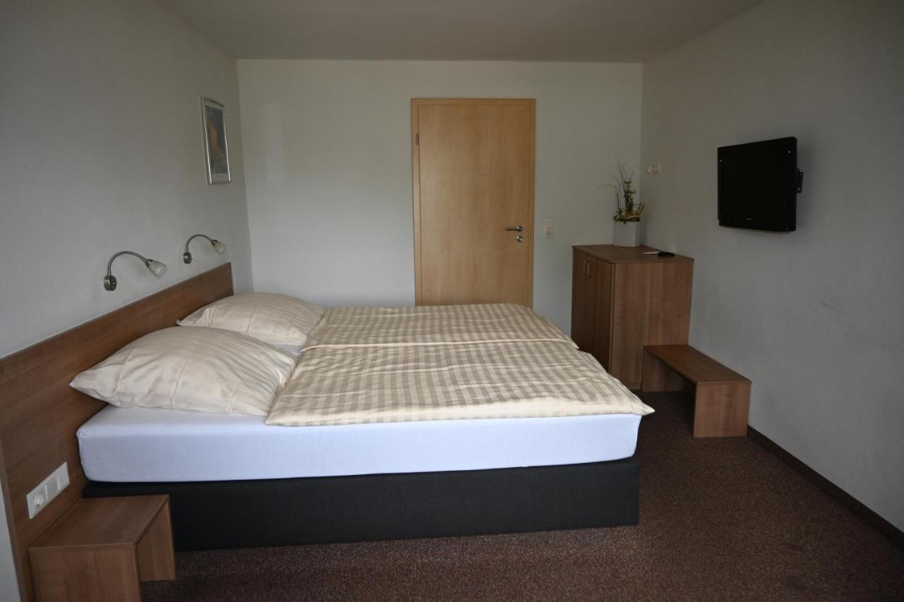Dreibettzimmer mit eigenem Bad