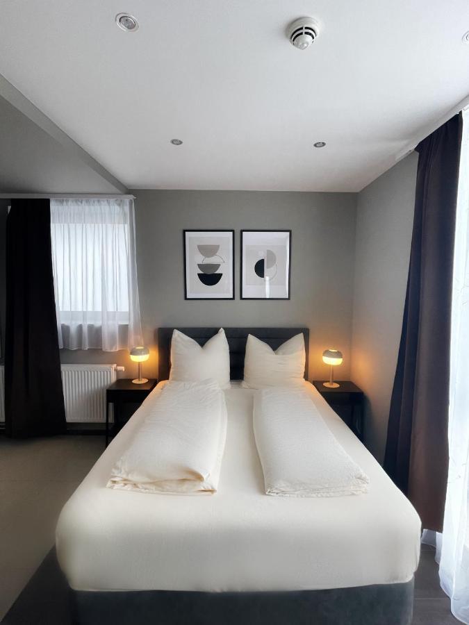 Deluxe Double Room,1469543186:JPEG