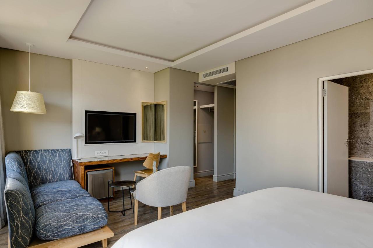 Größeres Zimmer mit Doppelbett