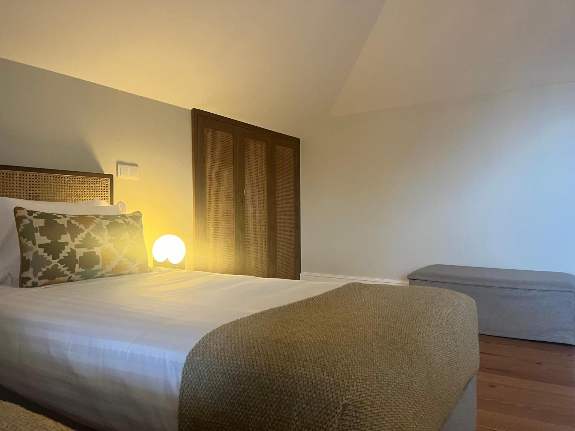 Einzelbett im Schlafsaal