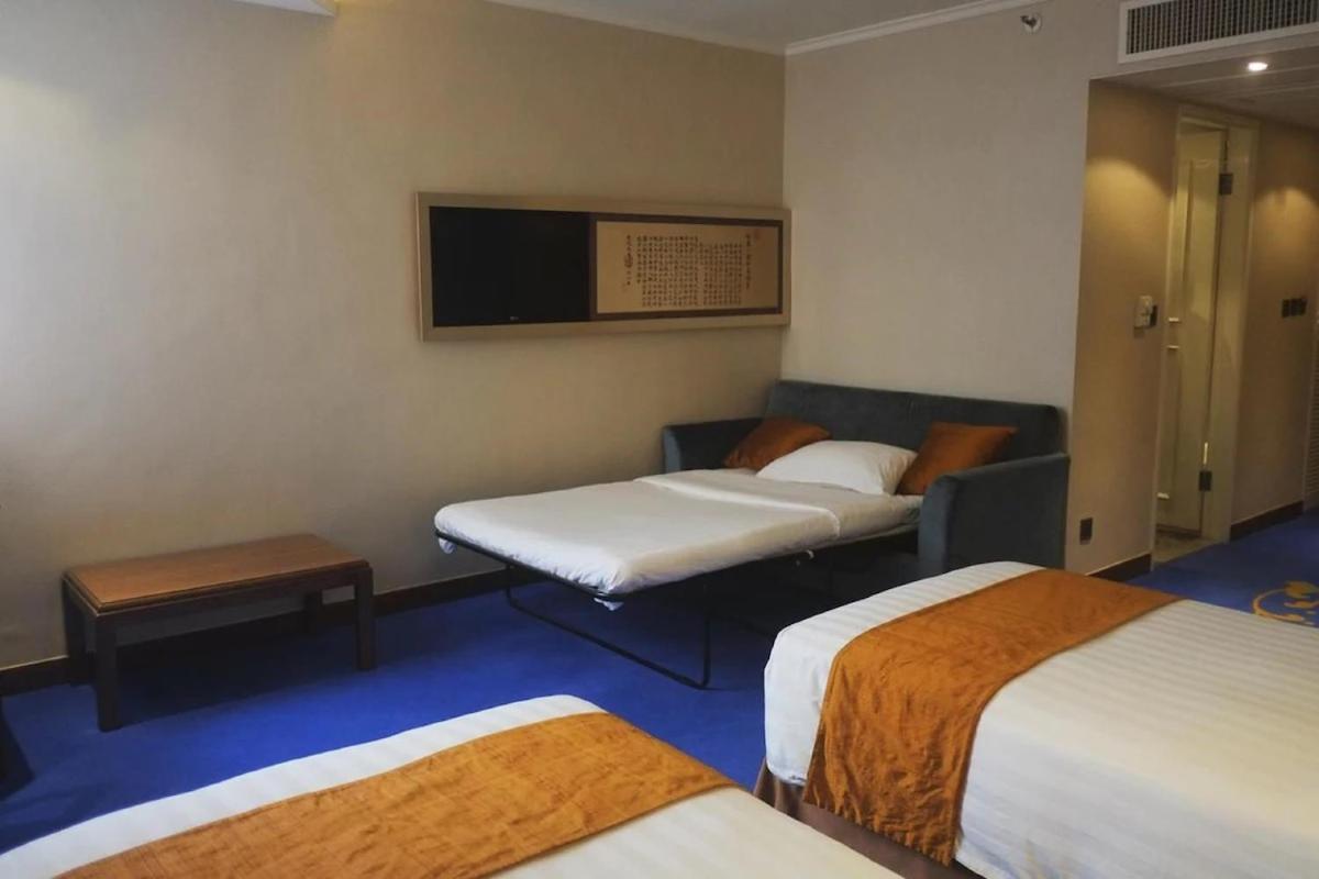 Non Smoking City View Deluxe Room Triple bed