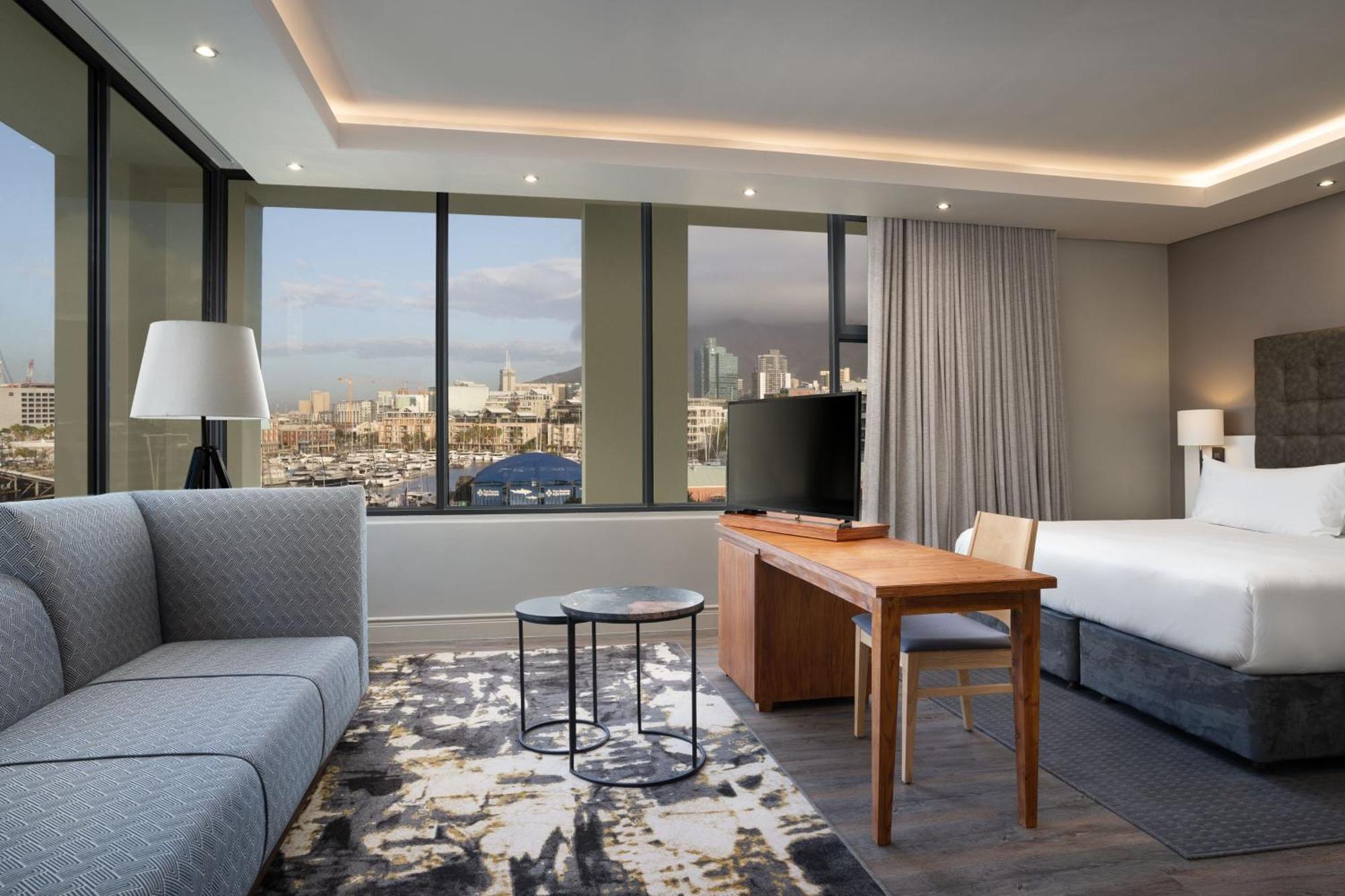 Größeres Zimmer mit 1 Kingsize-Bett