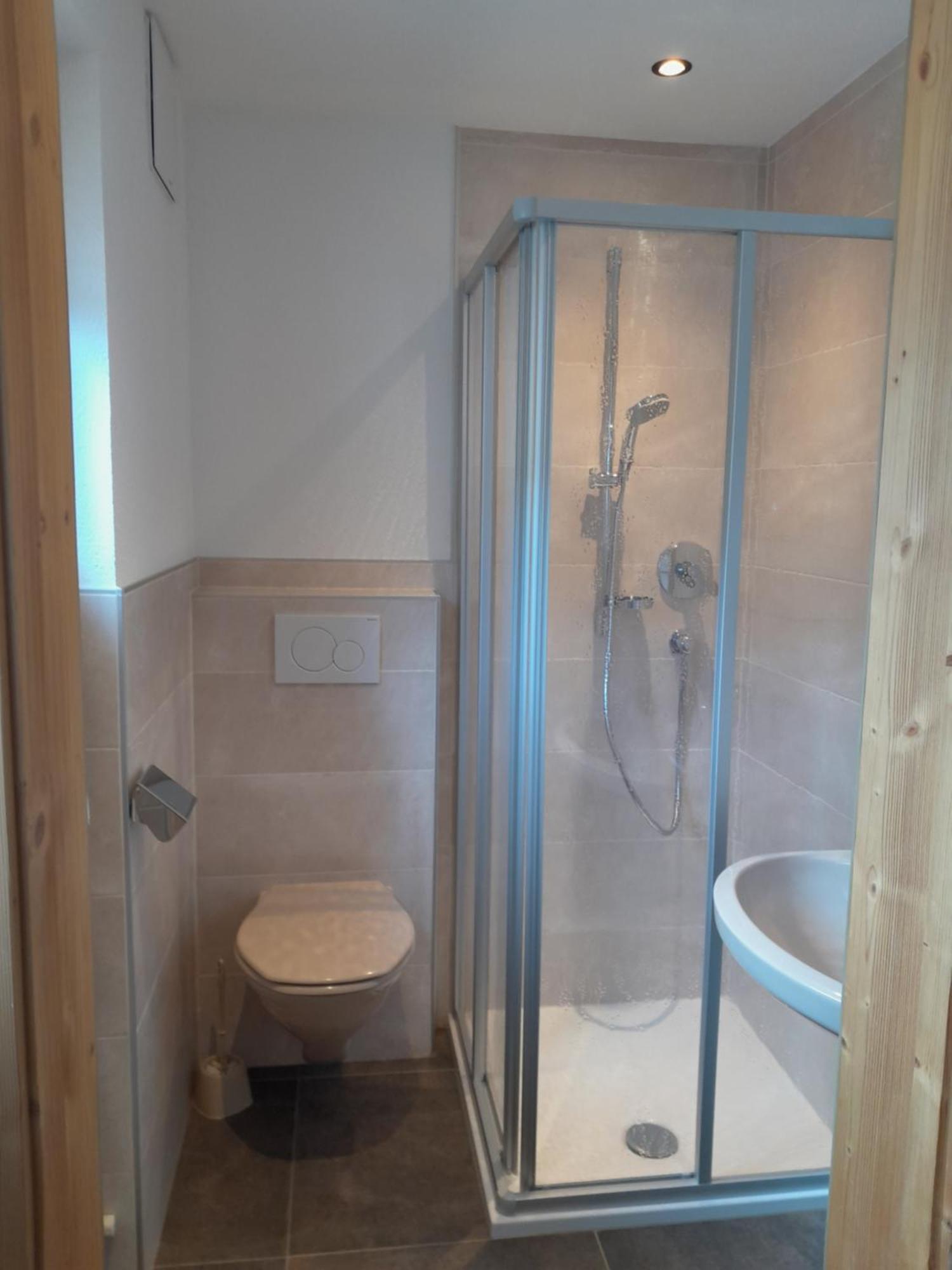 Single Room,1580502497:JPEG