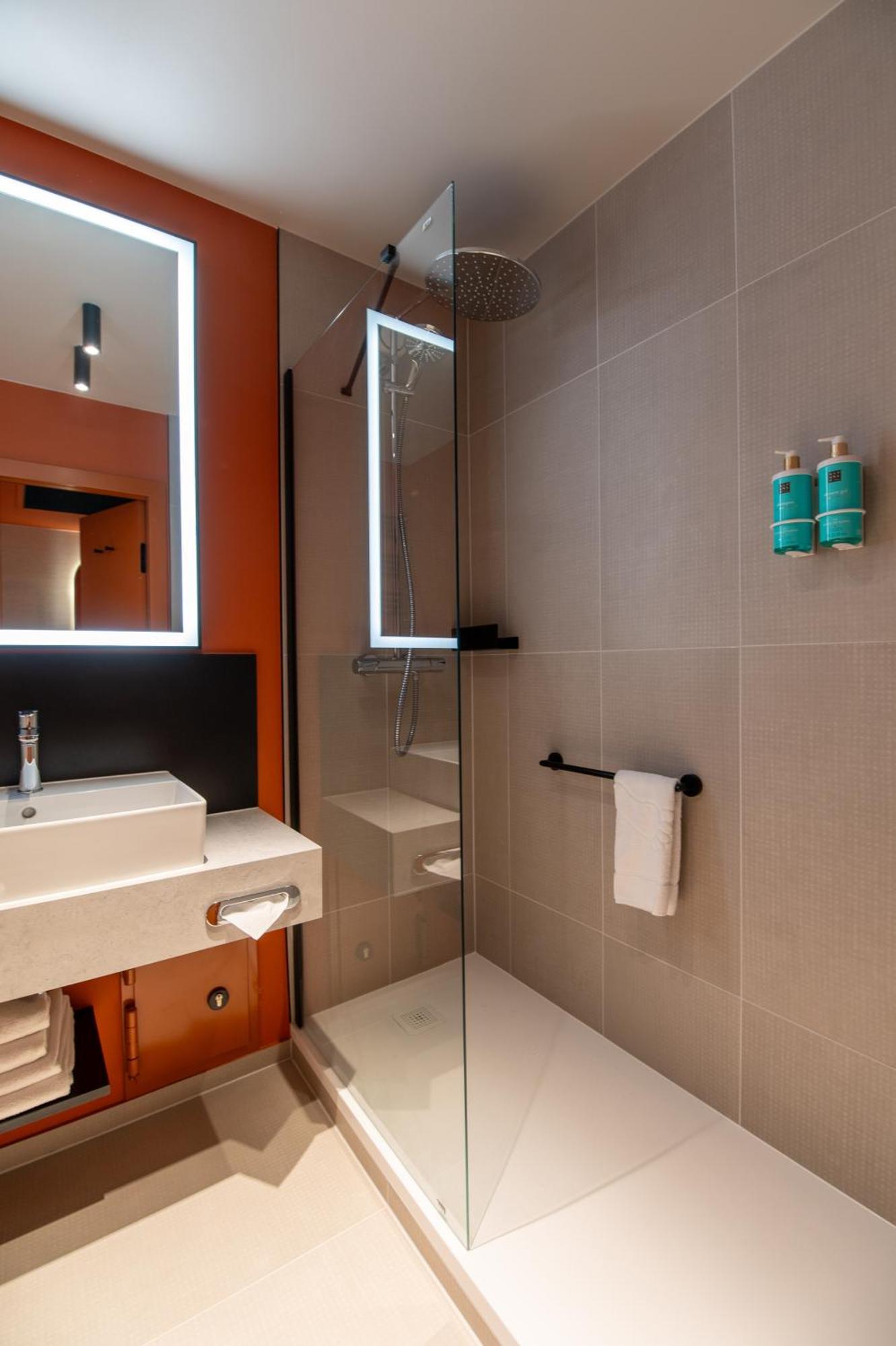 Standard Single Room,1716983690:JPEG