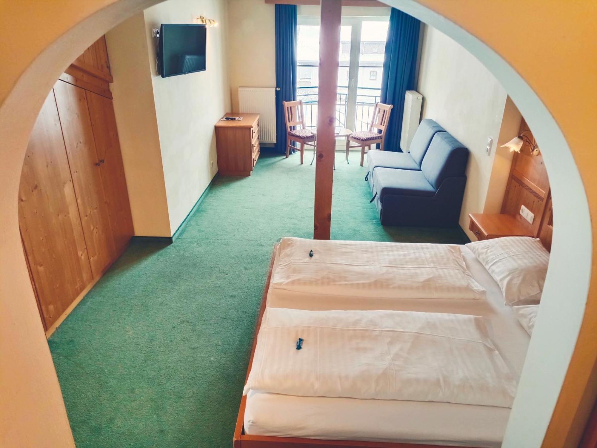 Familienzimmer mit Balkon