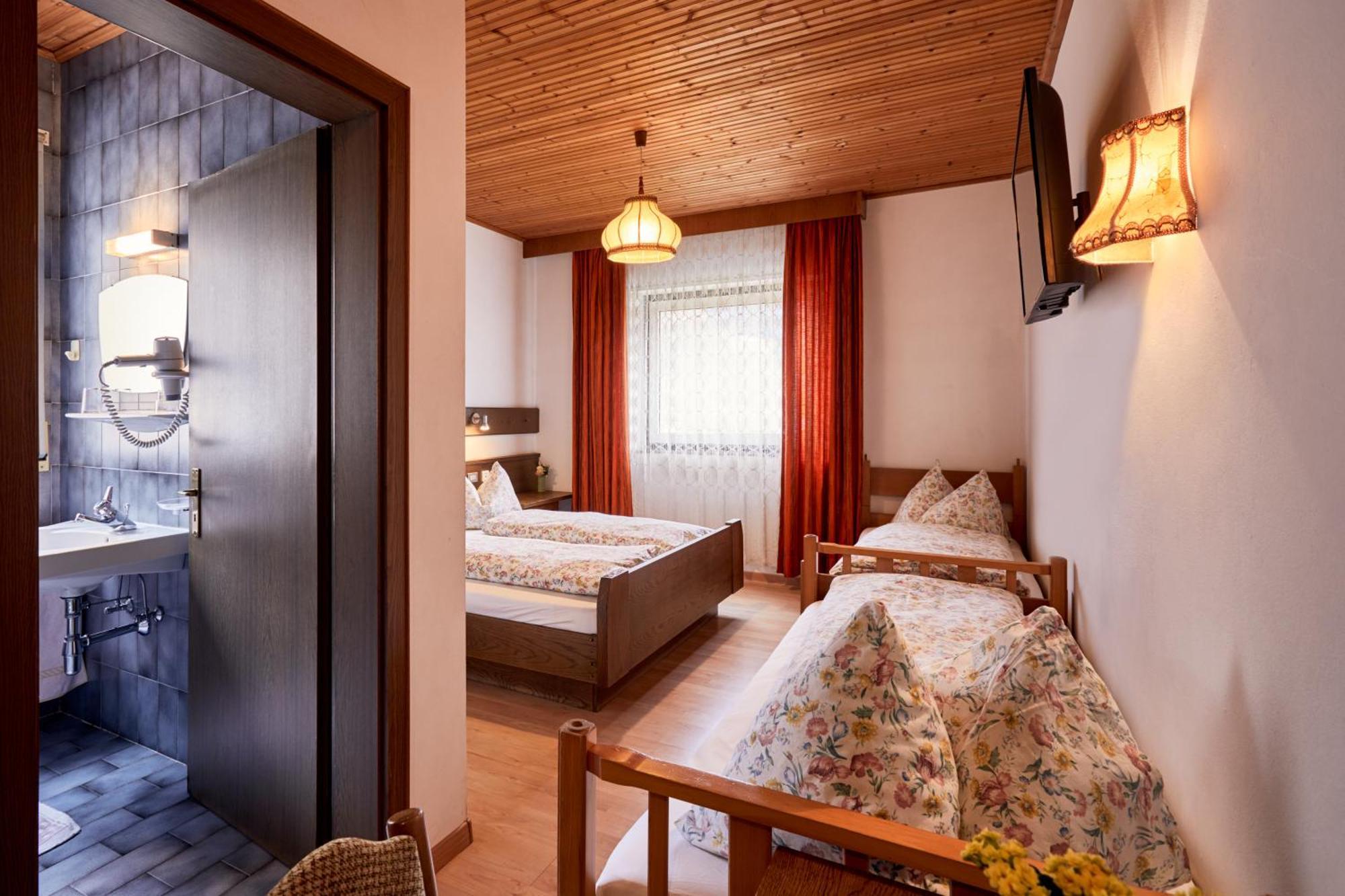 Budget Dreibettzimmer
