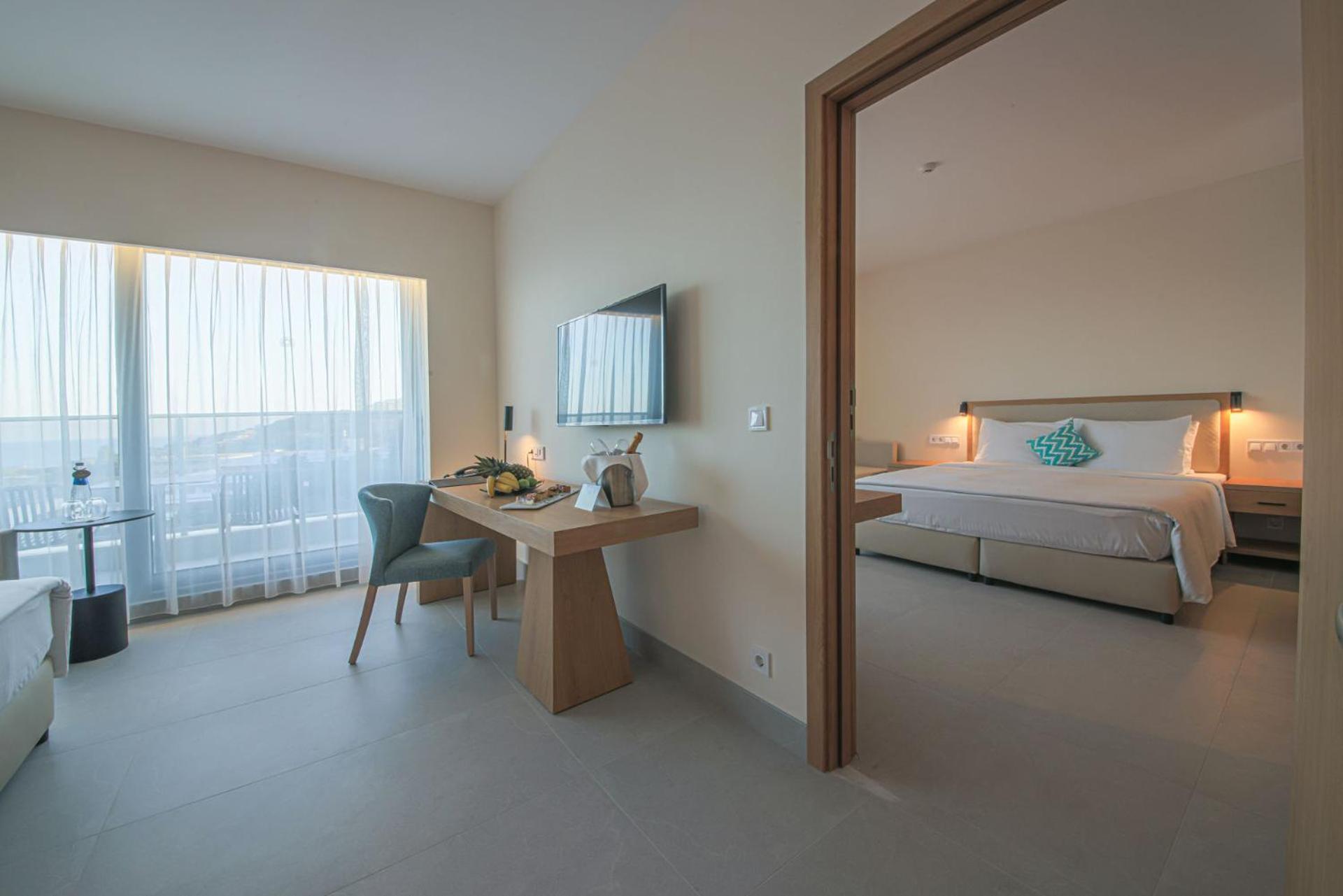 Family Connecting Room – Deluxe