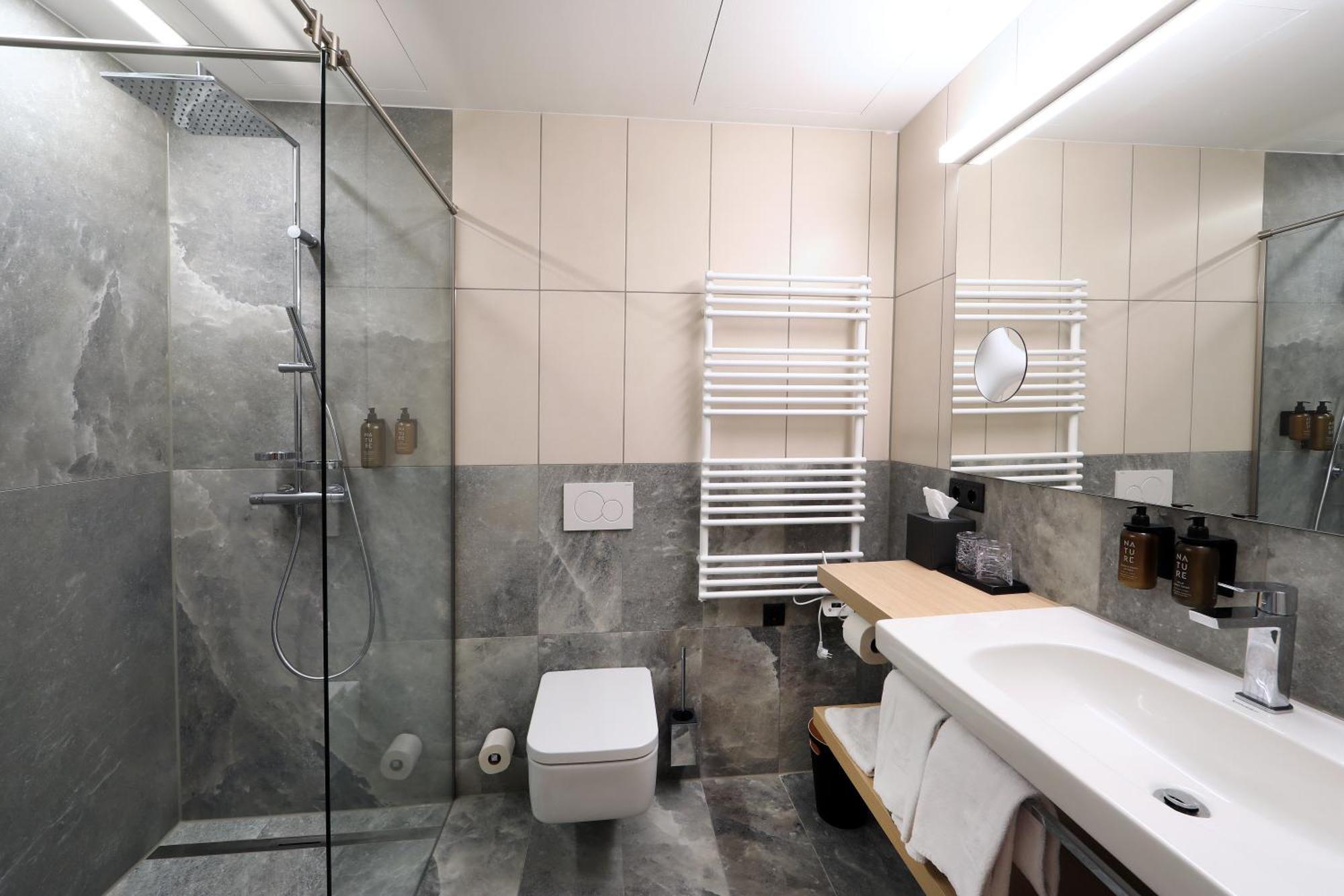 Deluxe Double Room with Balcony,1611104569:JPEG