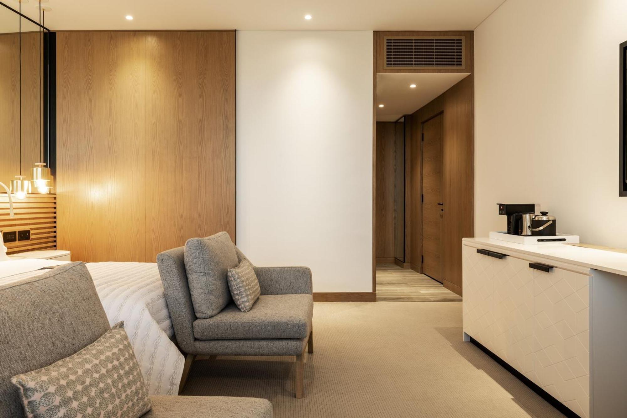 Royal Club Zimmer mit Blick auf JBR, 2 Einzelbetten, Zugang zur Executive Lounge, Nachmittagstee und Happy Hour, Flughafentransfer vom Flughafen Dubai