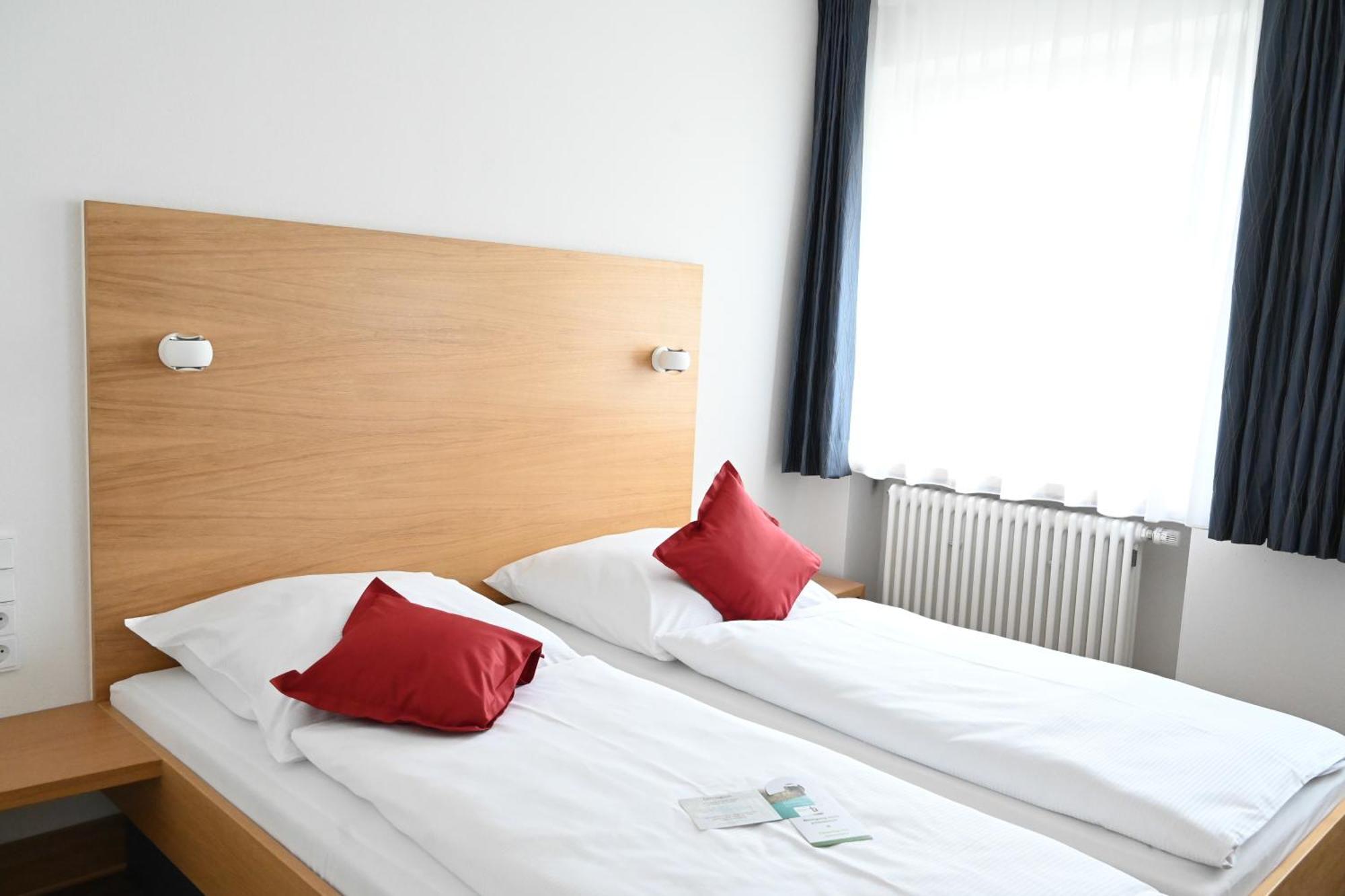 Zweibettzimmer mit Bad
