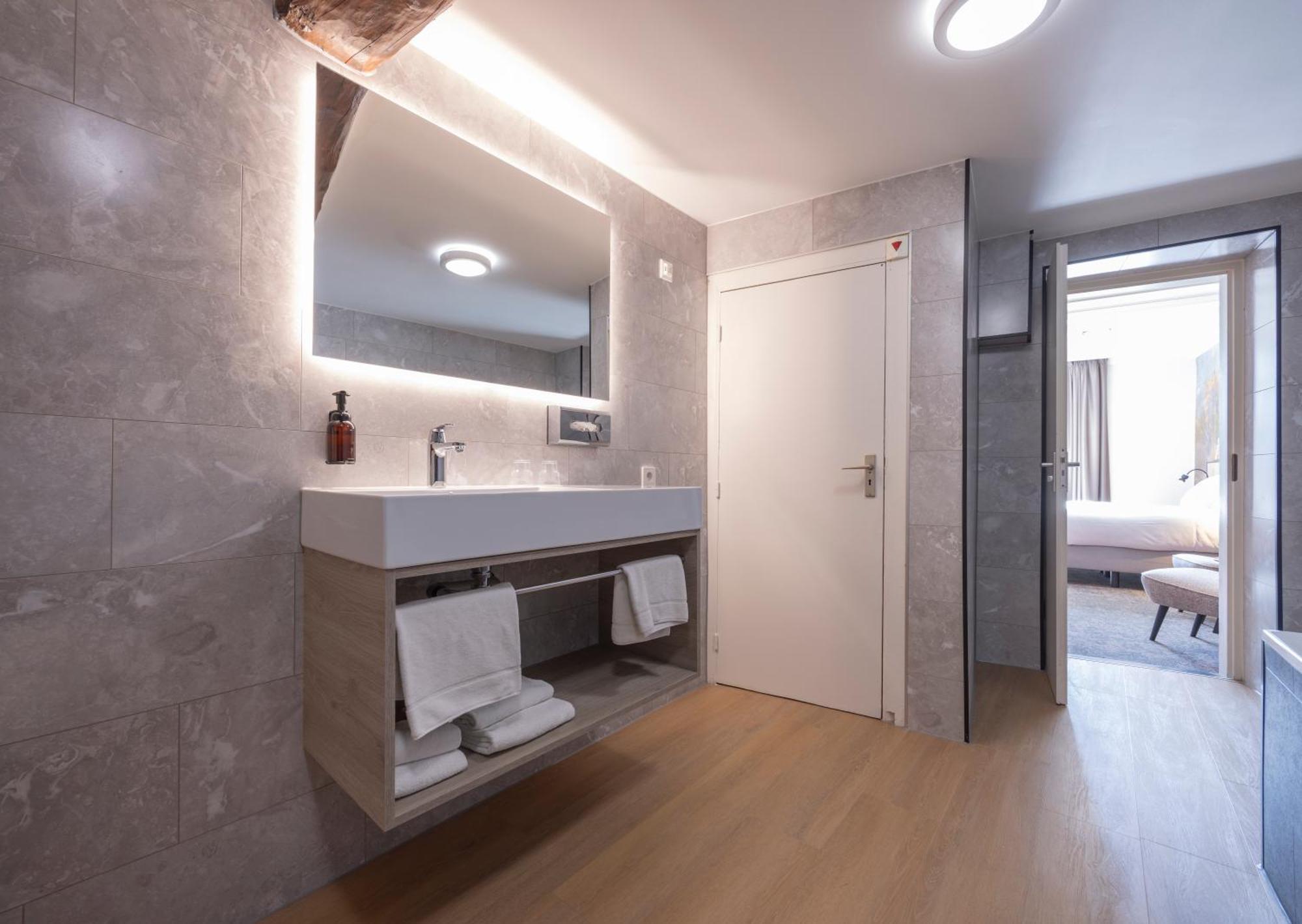 Luxury Double Room,1658749163:JPEG