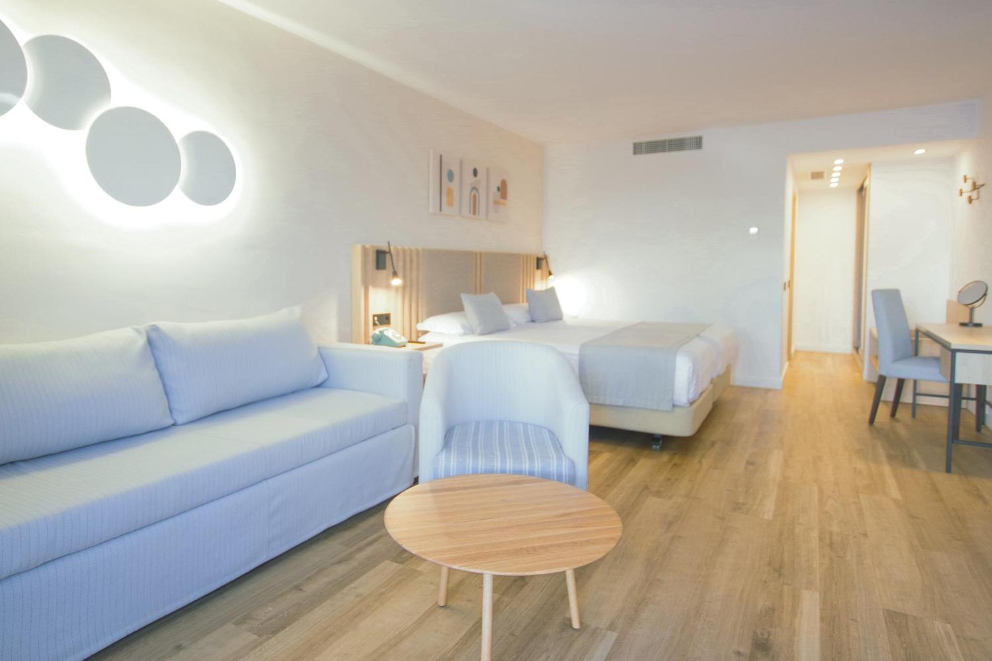 Doppel- oder Zweibettzimmer mit Meerblick (2 Erwachsene + 1 Kind)