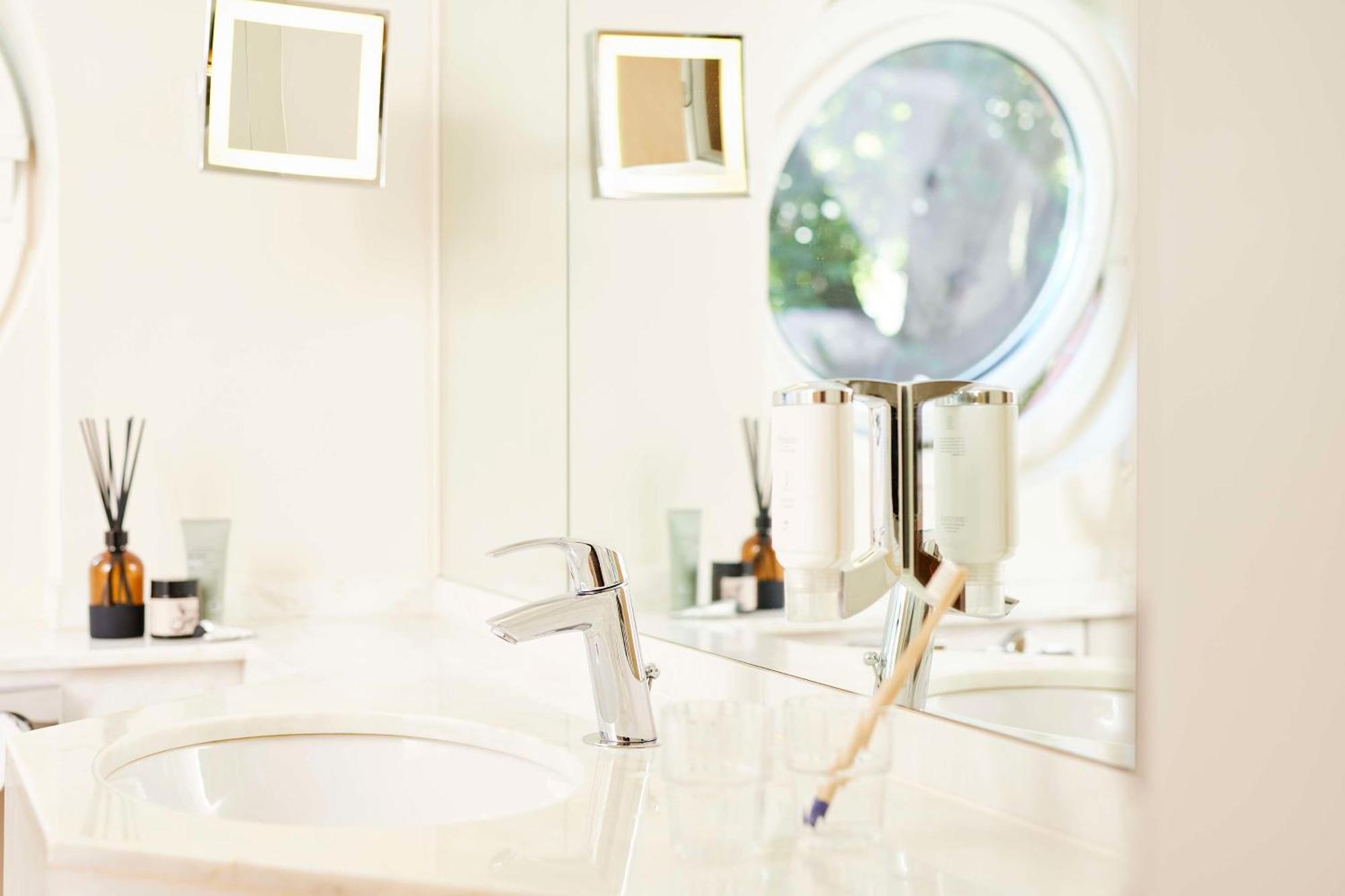 Spacious Executive Double Room,1666637664:JPEG