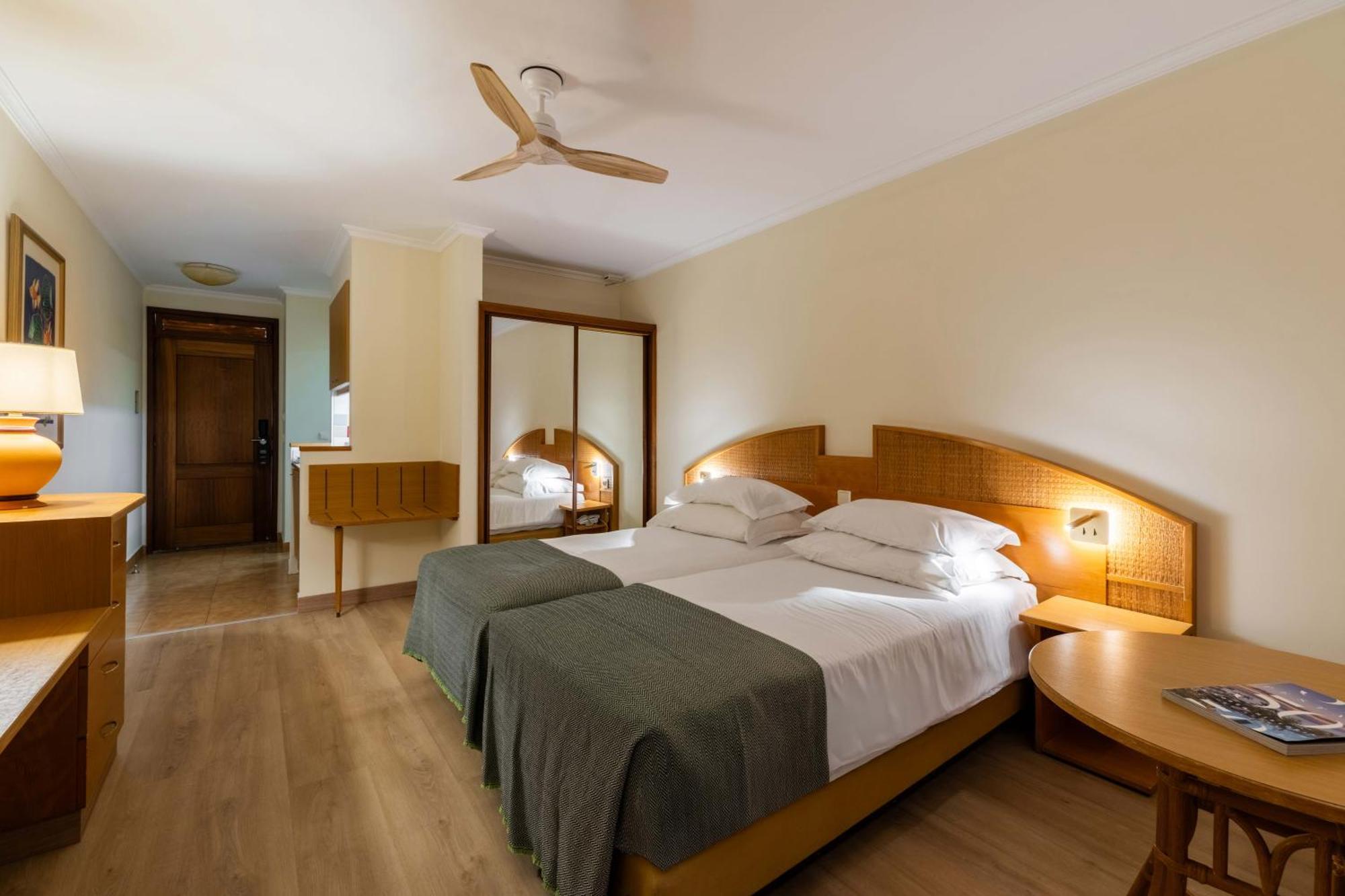 Classic Studio mit Poolblick