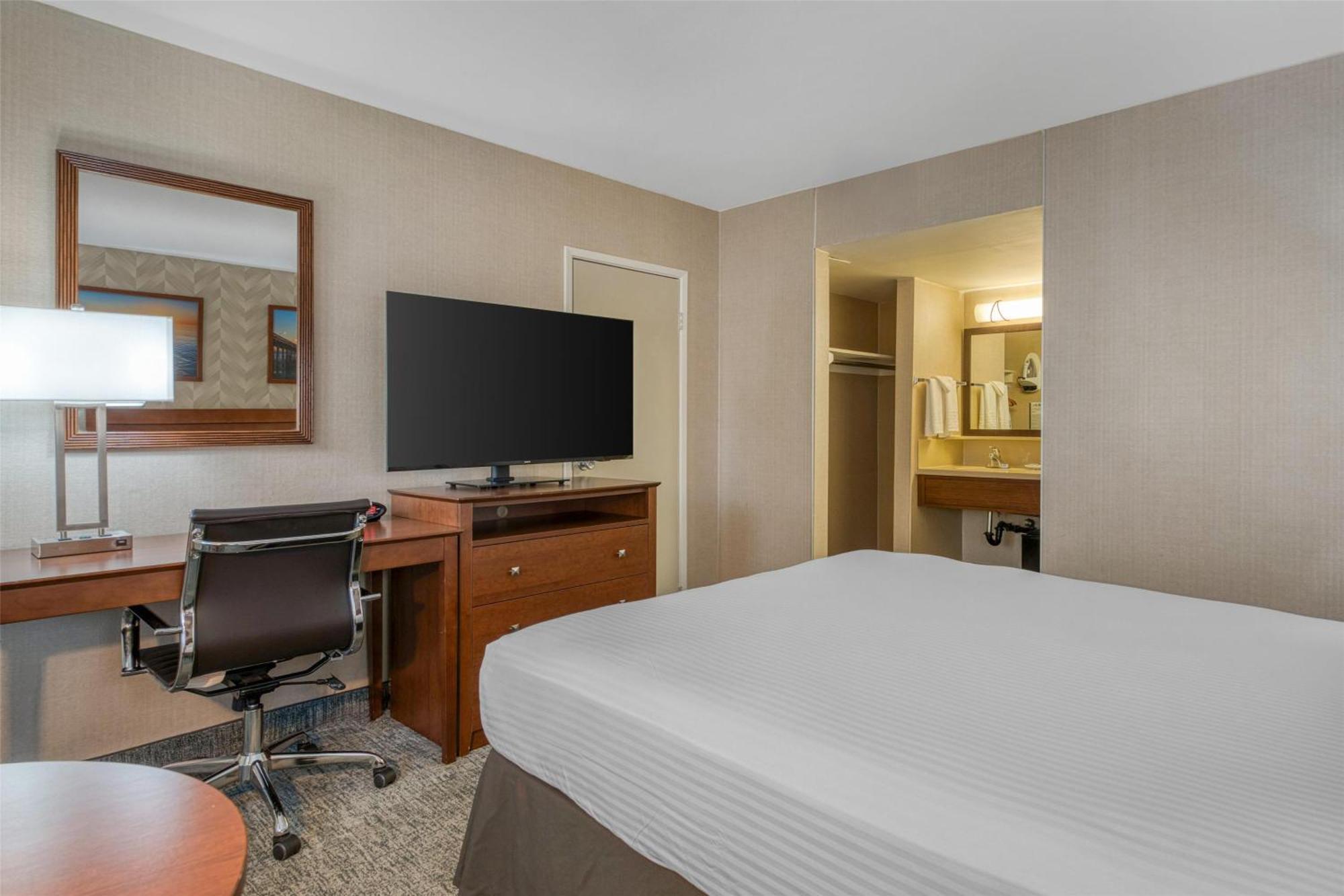 Queen Room with Bath Tub - Disability Access/Non-Smoking,1704896030:JPEG