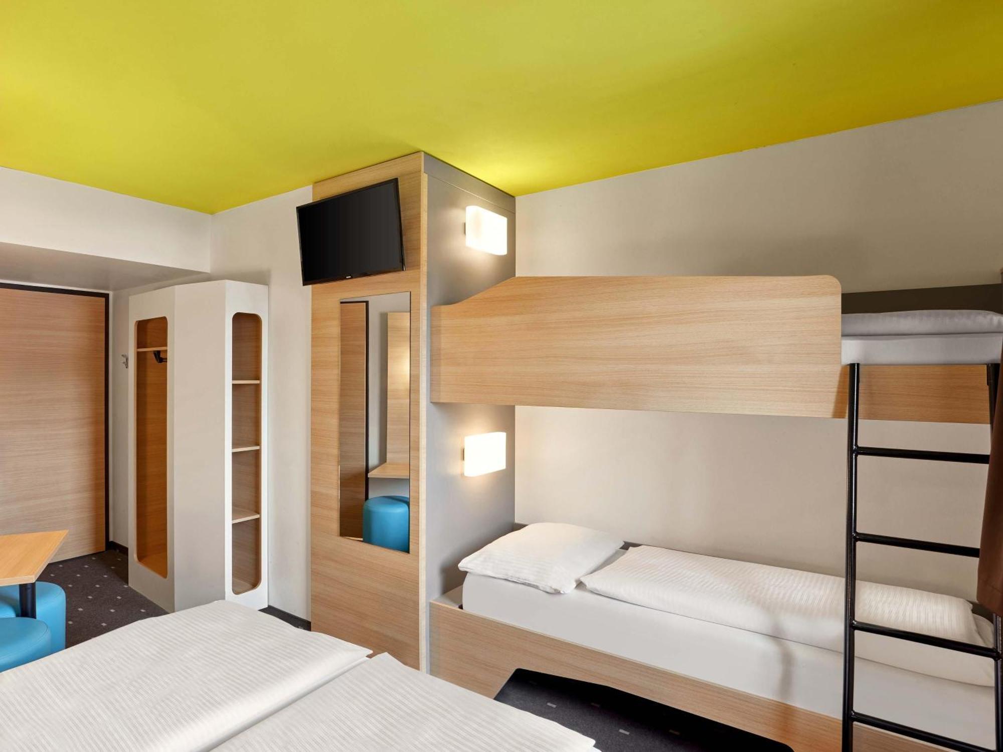 Family Room,1706948796:JPEG