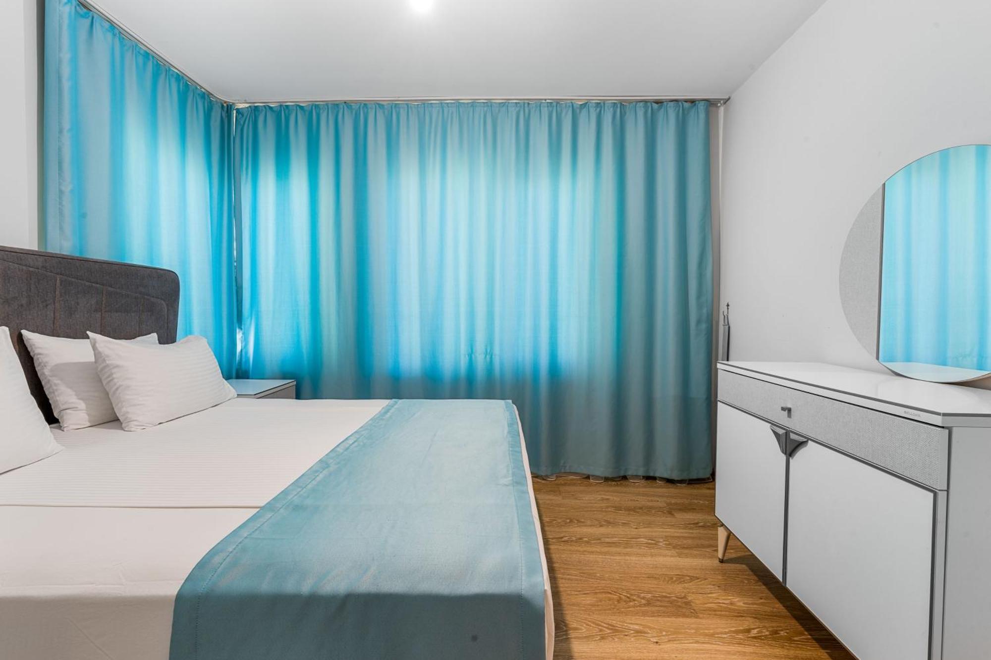 Apartment mit Poolblick