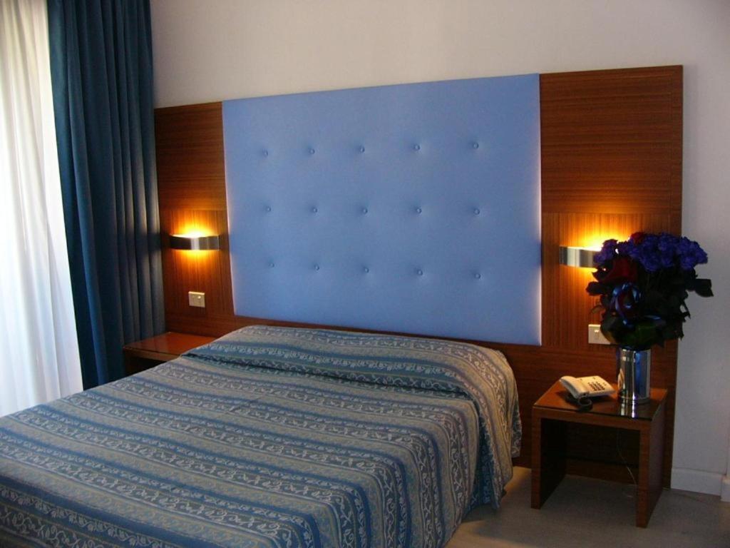 Doppel-/Zweibettzimmer mit Gartenblick