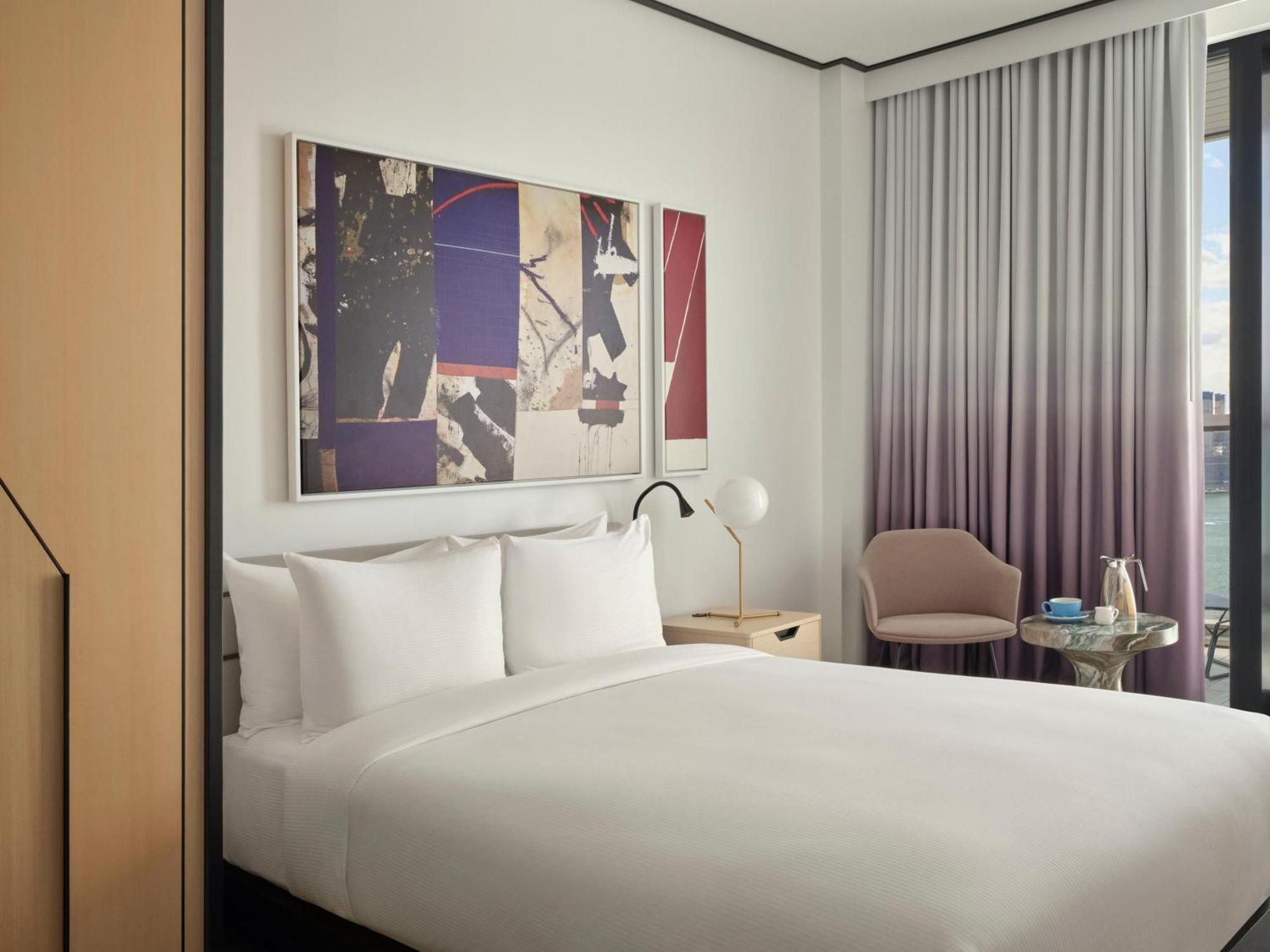 Standard Zimmer mit Queensize-Bett und Balkon - barrierefrei