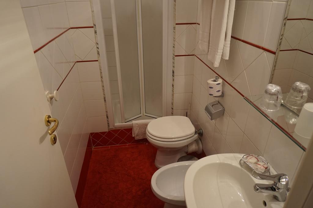 Dreibettzimmer mit Balkon