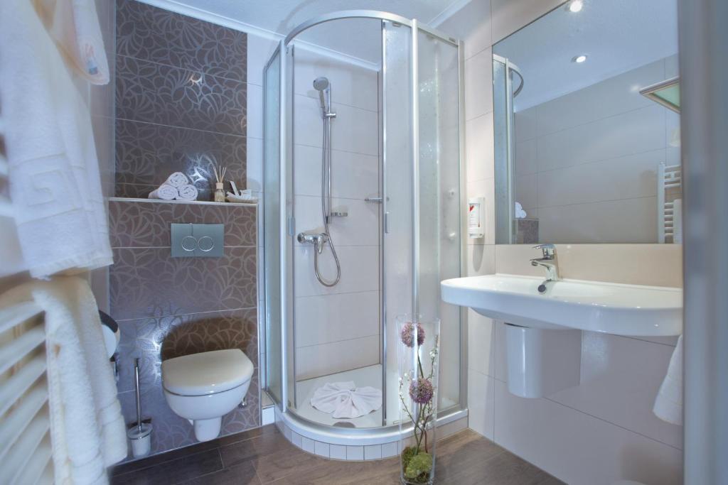 Superior Double Room with Balcony,42259477:JPEG