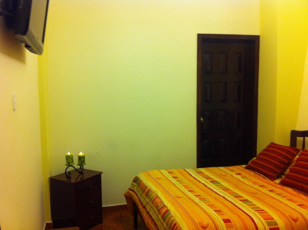 Small Single Room,220690127:JPEG