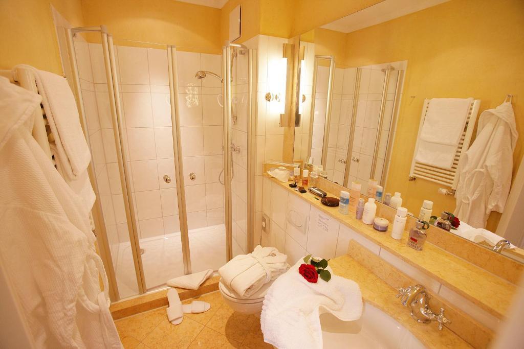 Small South Room - Land Side,1602948838:JPEG