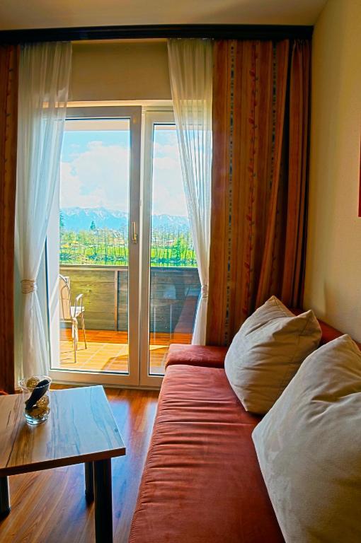 Double Room with Balcony,326915842:JPEG