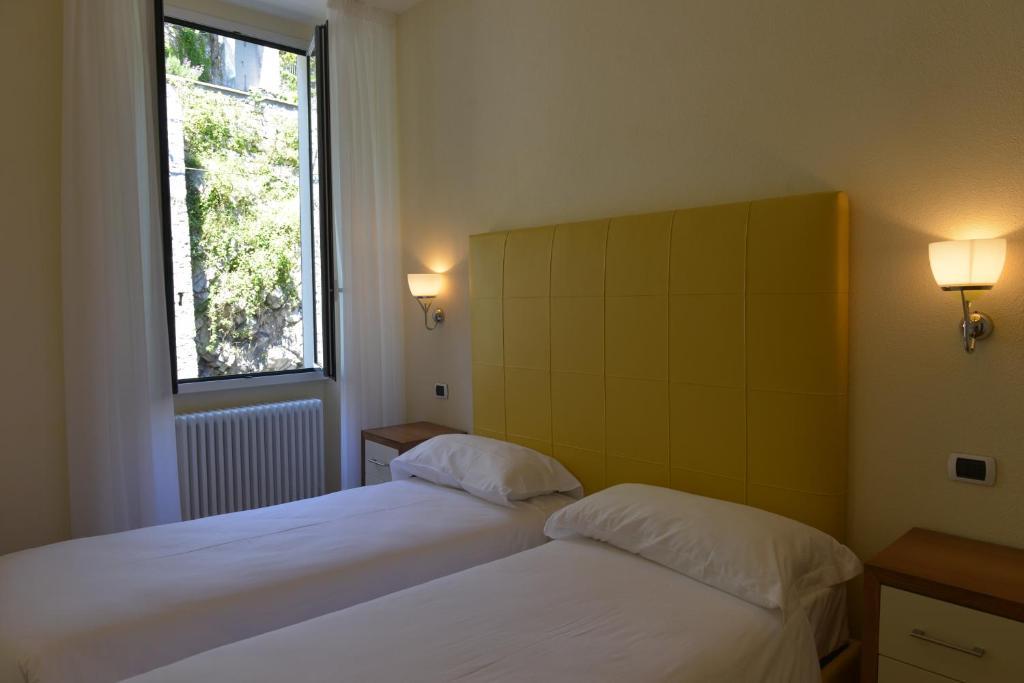 2 Zimmer mit Verbindungstür