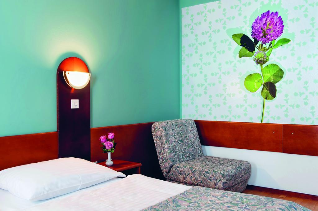 Economy Doppel-/Zweibettzimmer