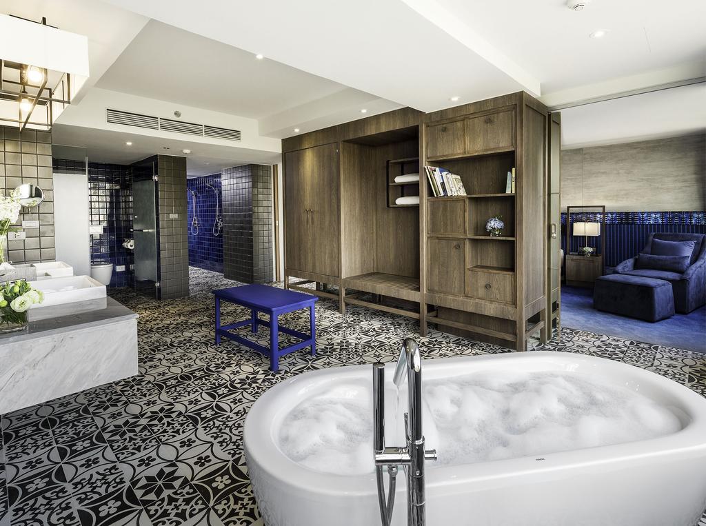 One-Bedroom Family Suite 24 Hours of Room