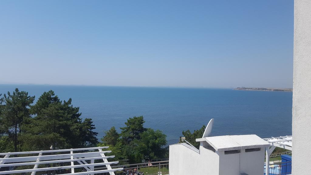 One-Bedroom Apartment with Sea View,1589224006:JPEG