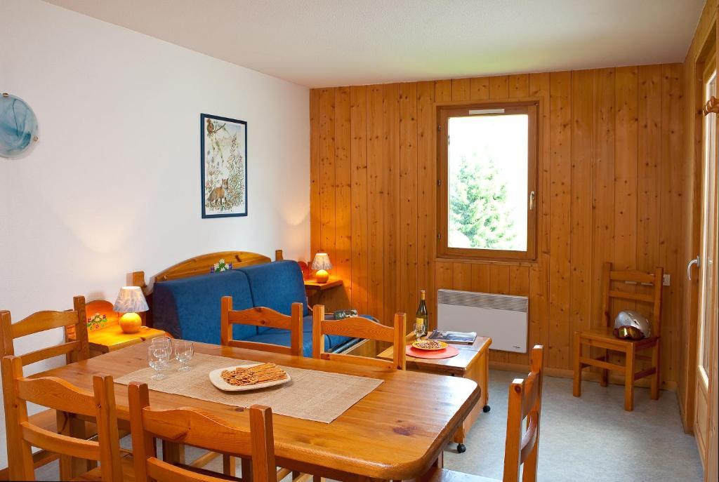Standard Double Room,1394308112:JPEG