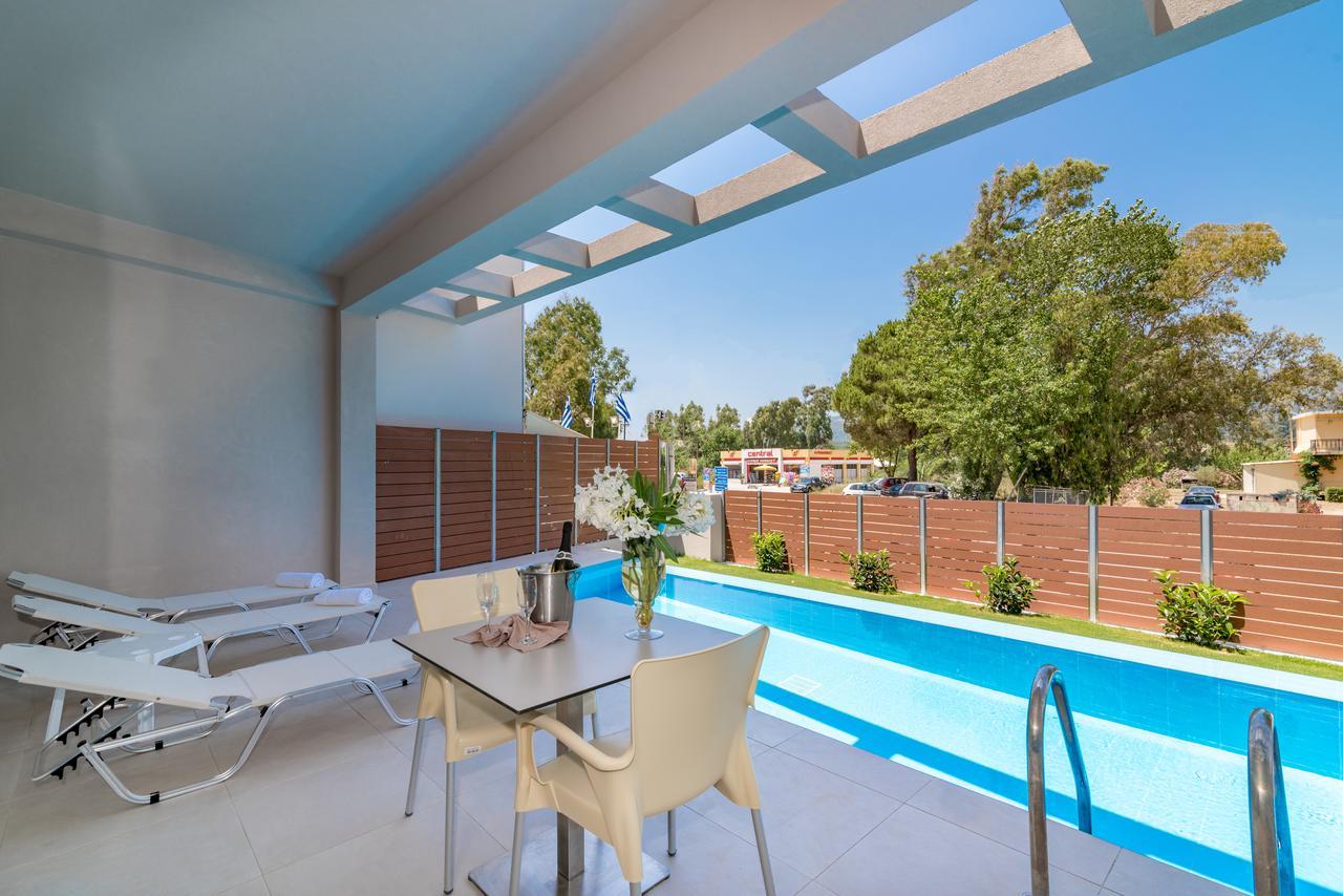 Junior Suite with Private Pool,665061735:JPEG