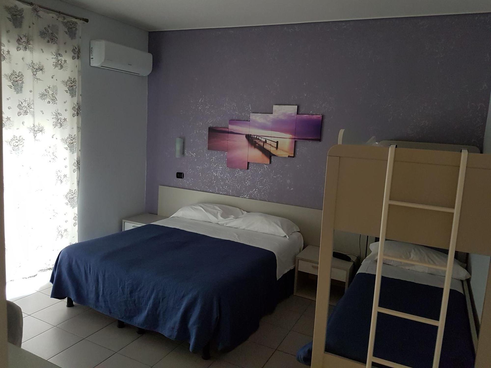 Quadruple Room with Sea View,702327157:JPEG