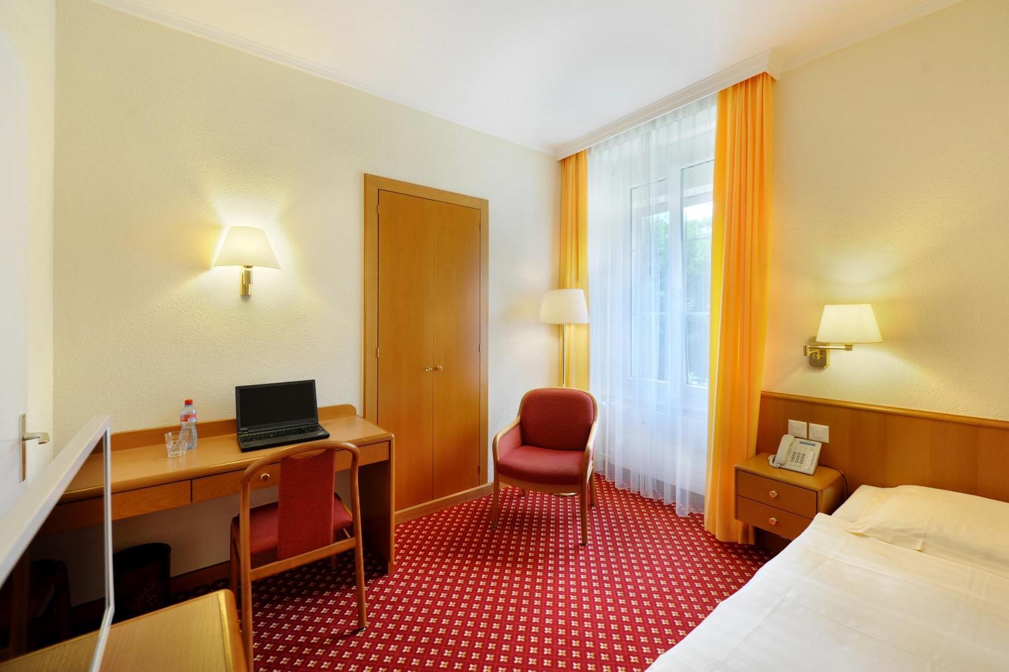 Single Room,704010505:JPEG