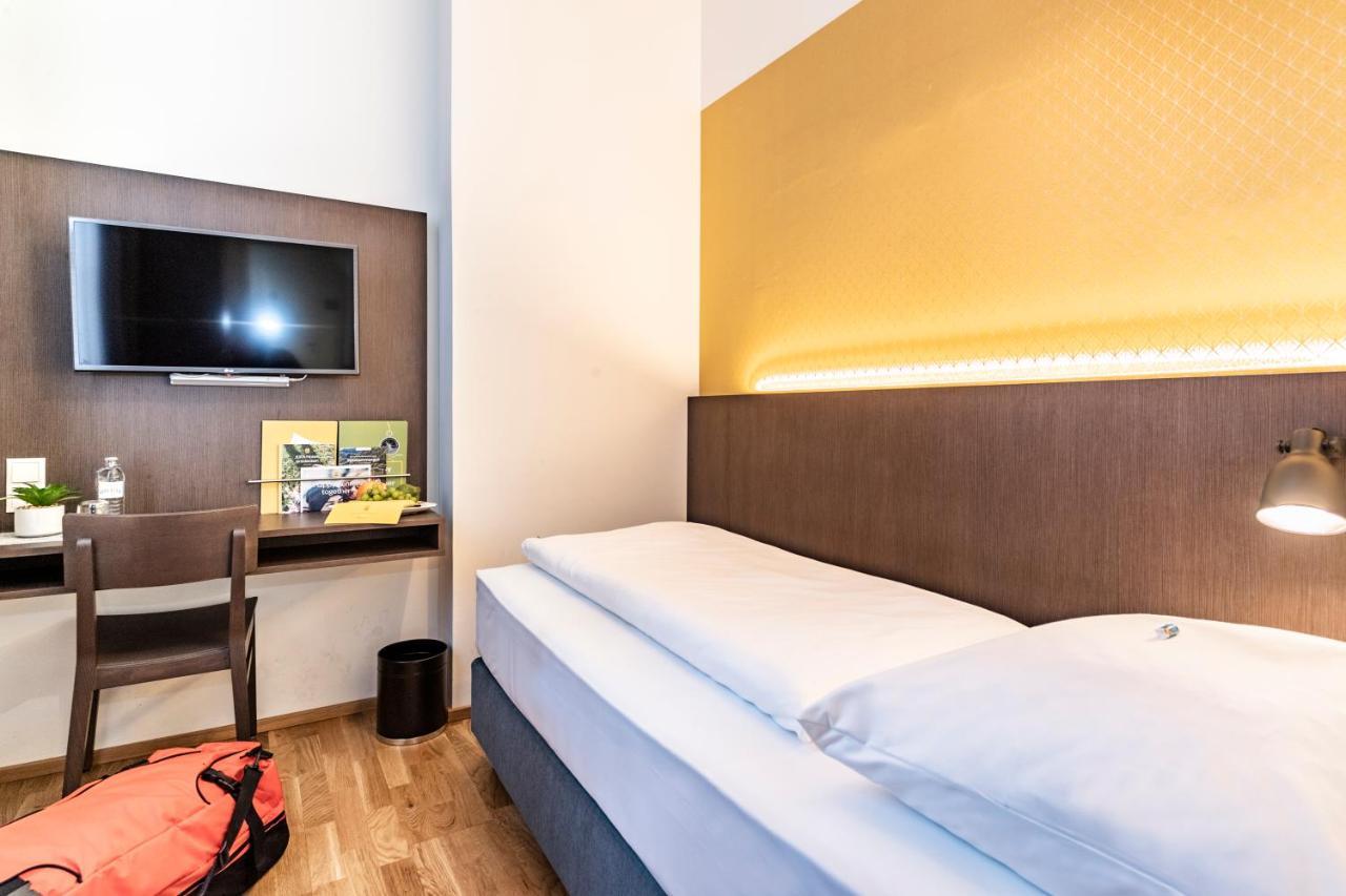 Single Room,1541797921:JPEG